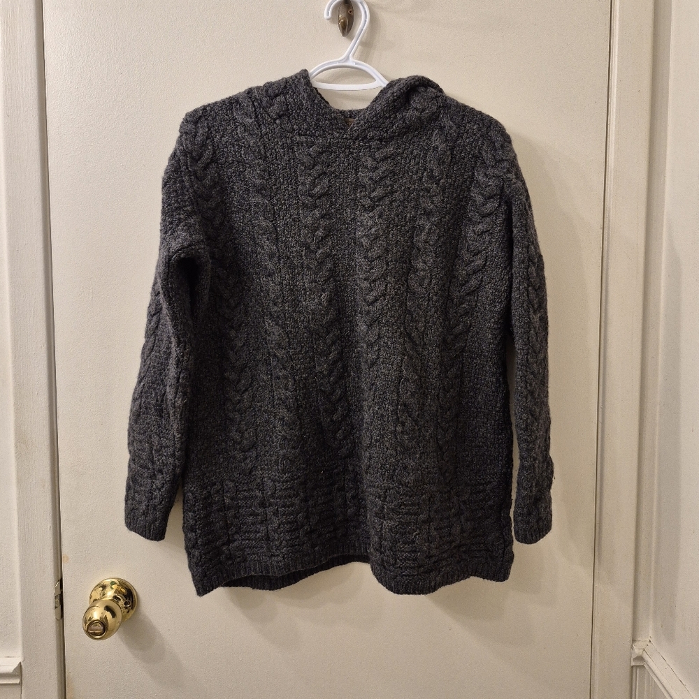 Inis Crafts merino wool Irish fisherman’s chunky knit hooded sweater size Small
